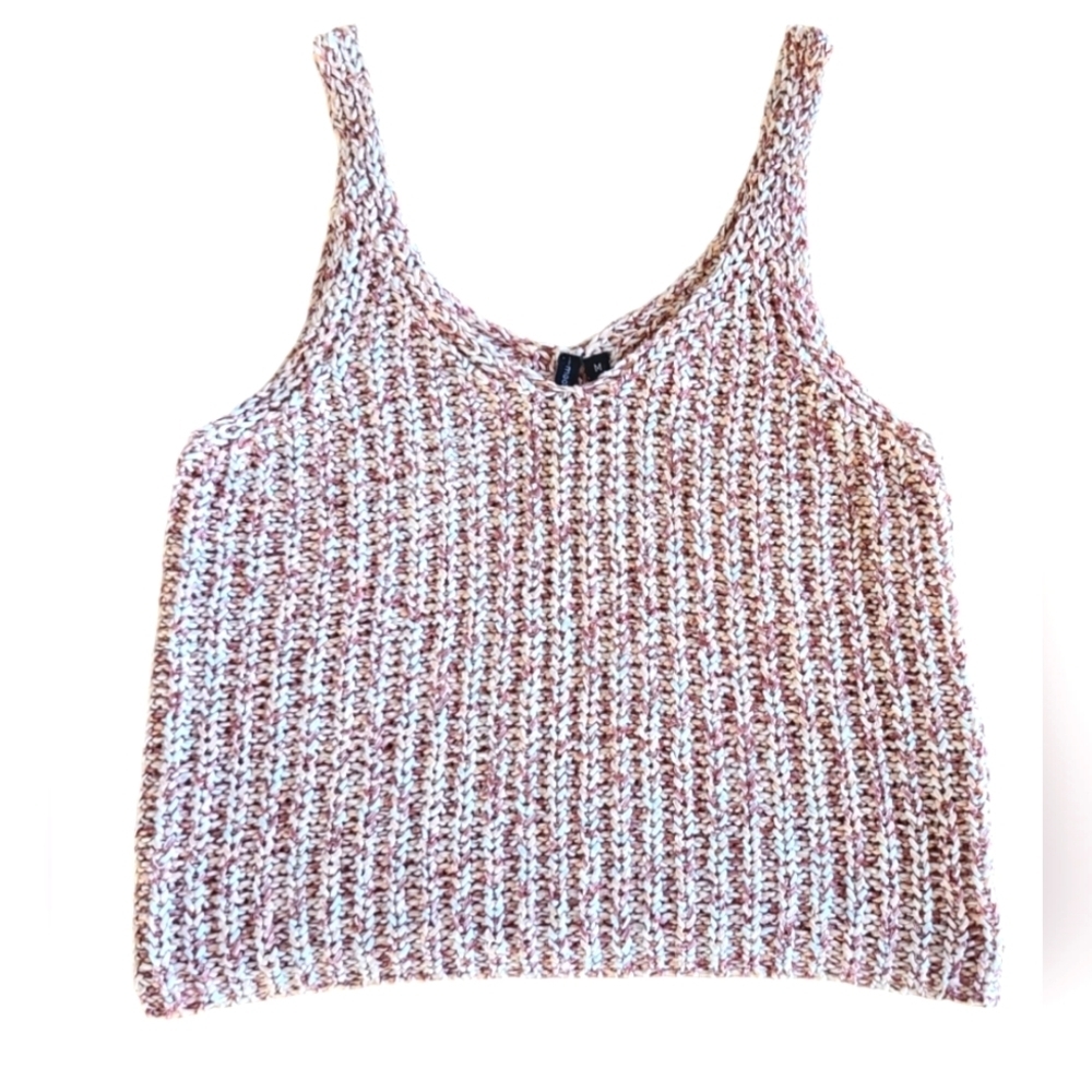Moon & Madison Crochet Look Tank in White/Cream/Red - Size M